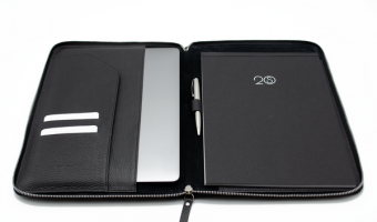 24.02 Notepad A4 with zip, black 20S Design