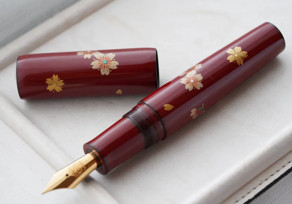 yurie akazakura fountain pen in stout version