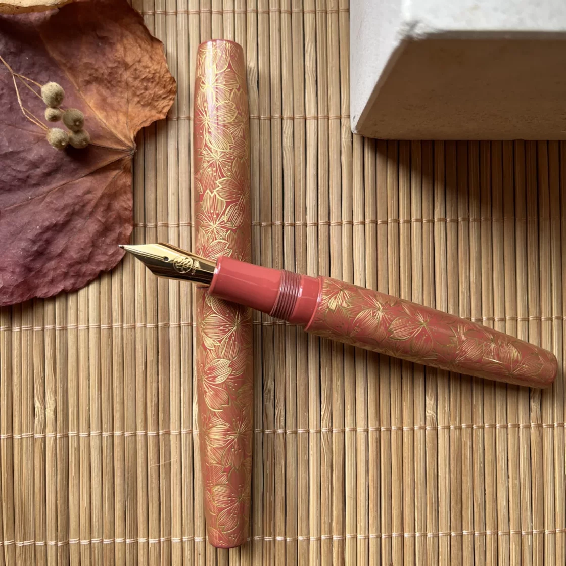 Compact, Chinkin Sakura Fountain Pen * Yurie