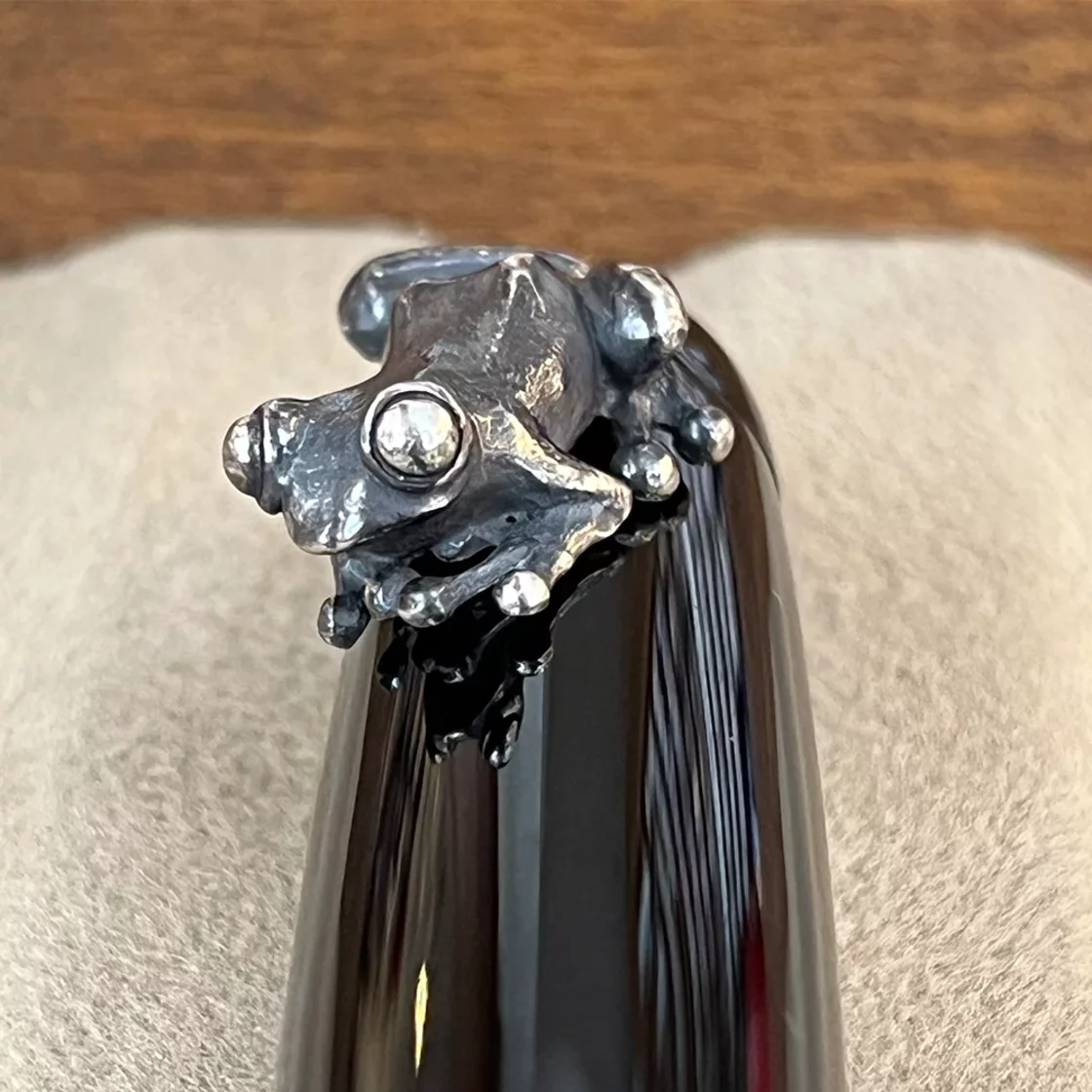 CP. Kuro-roiro Cigar Portable Fumigated Frog Stopper * Nakaya